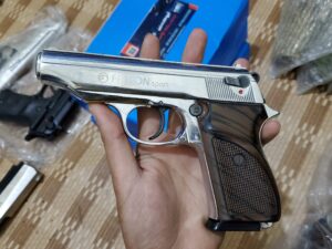 مسدس فالكون قصير